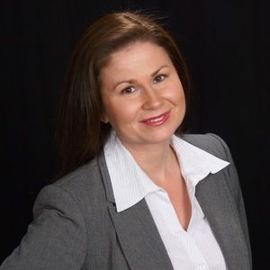 Meet your Posher, Larisa